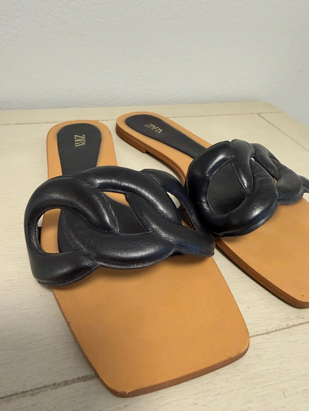 ZARA Black Padded Chain Link Leather Slide Sandals Squared-toe - Size 7 GUC - Picture 5 of 6